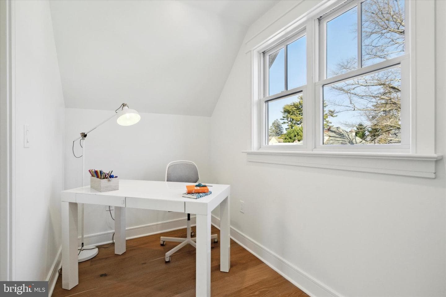 204 Iona Avenue photo 35