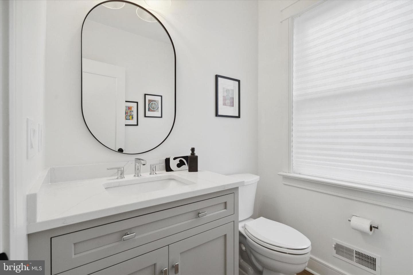 204 Iona Avenue photo 8