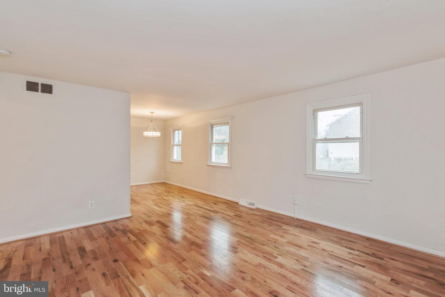 300 Girard Avenue photo 4