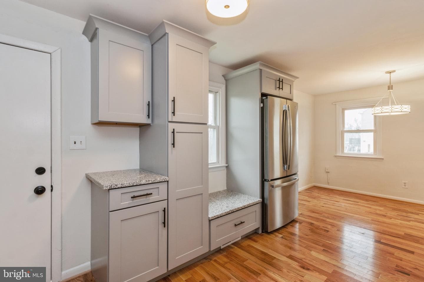 300 Girard Avenue photo 8