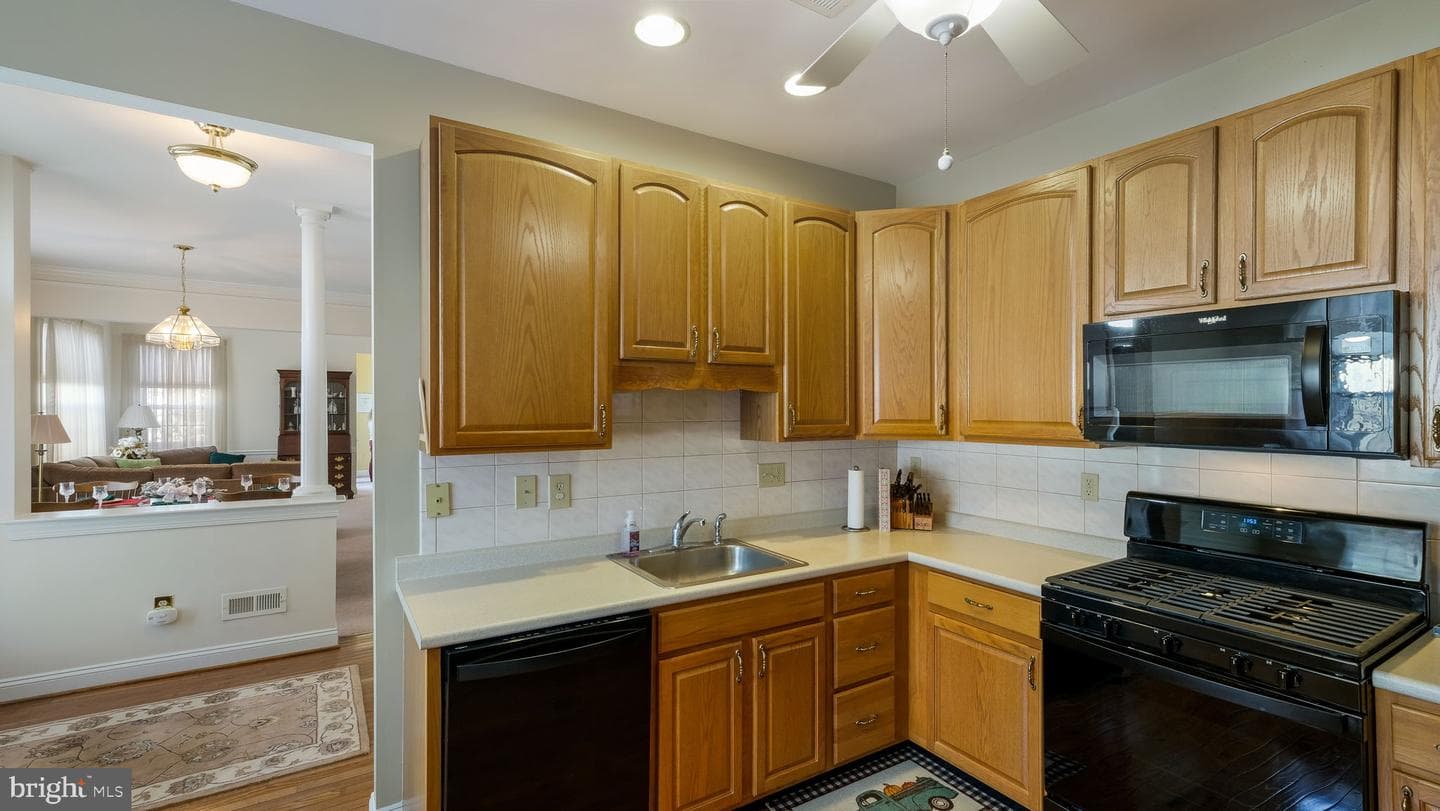 1505 Tarrington Way photo 12