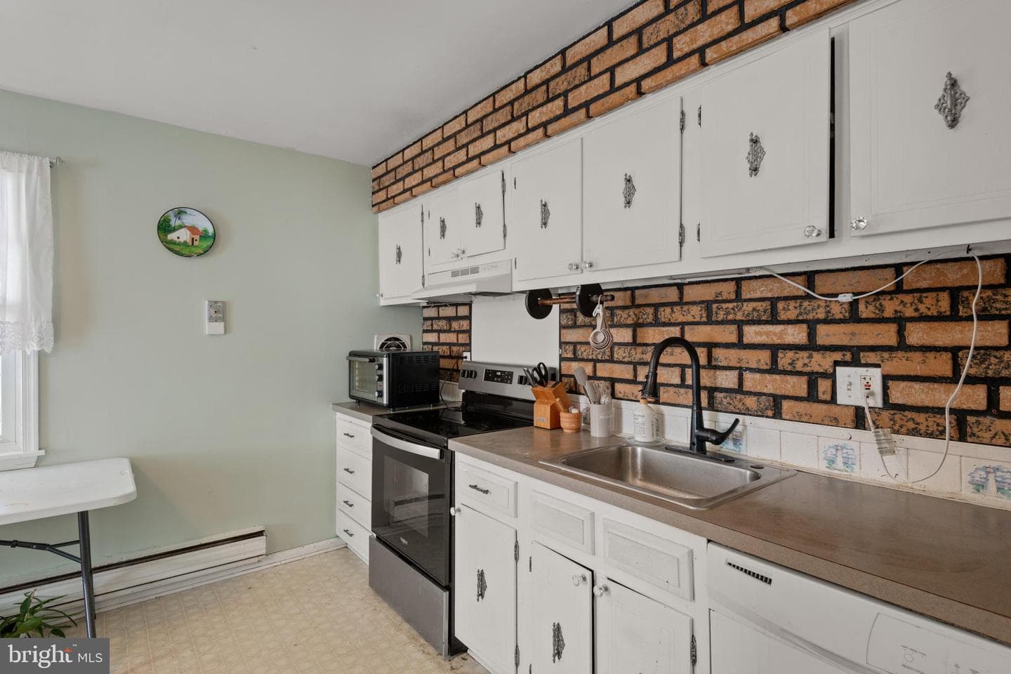 136 Jay Street photo 11