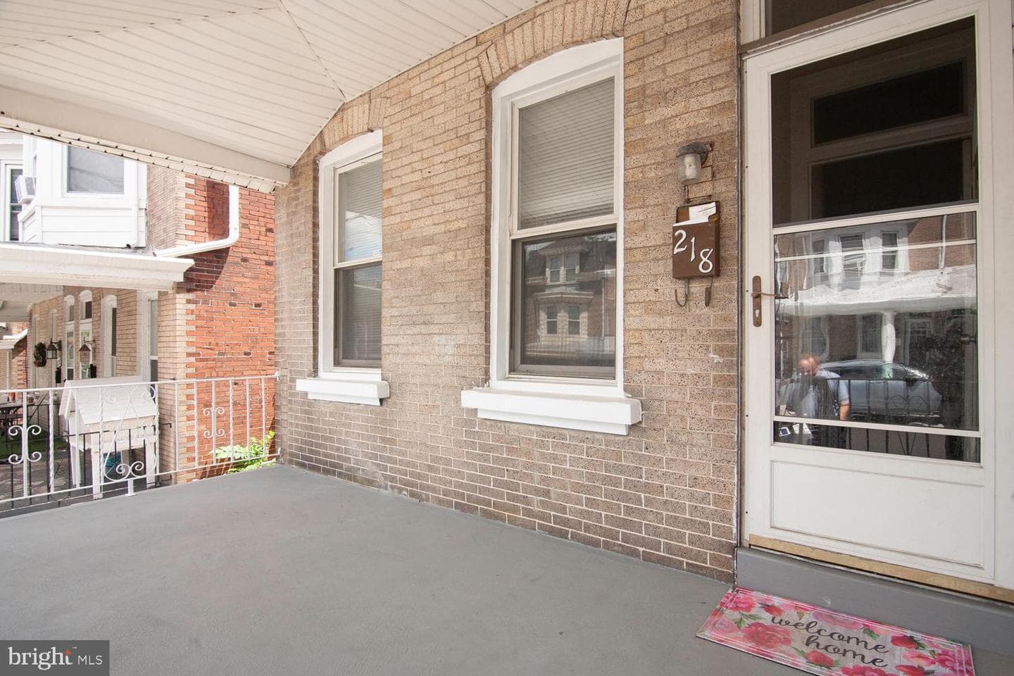 218 E Marshall Street photo 1