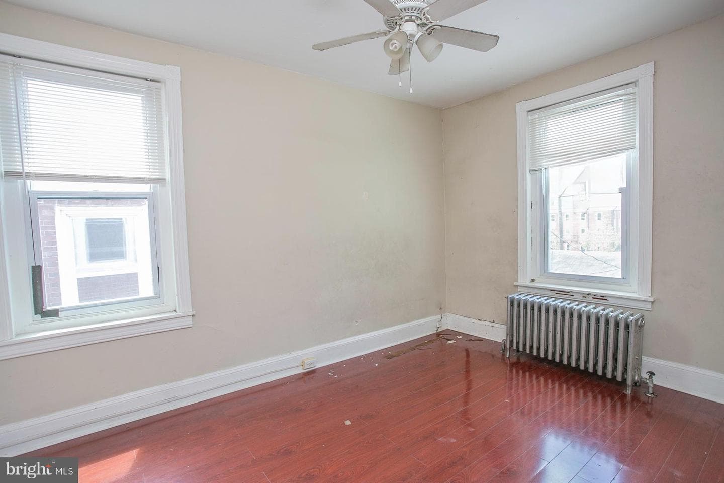 218 E Marshall Street photo 10