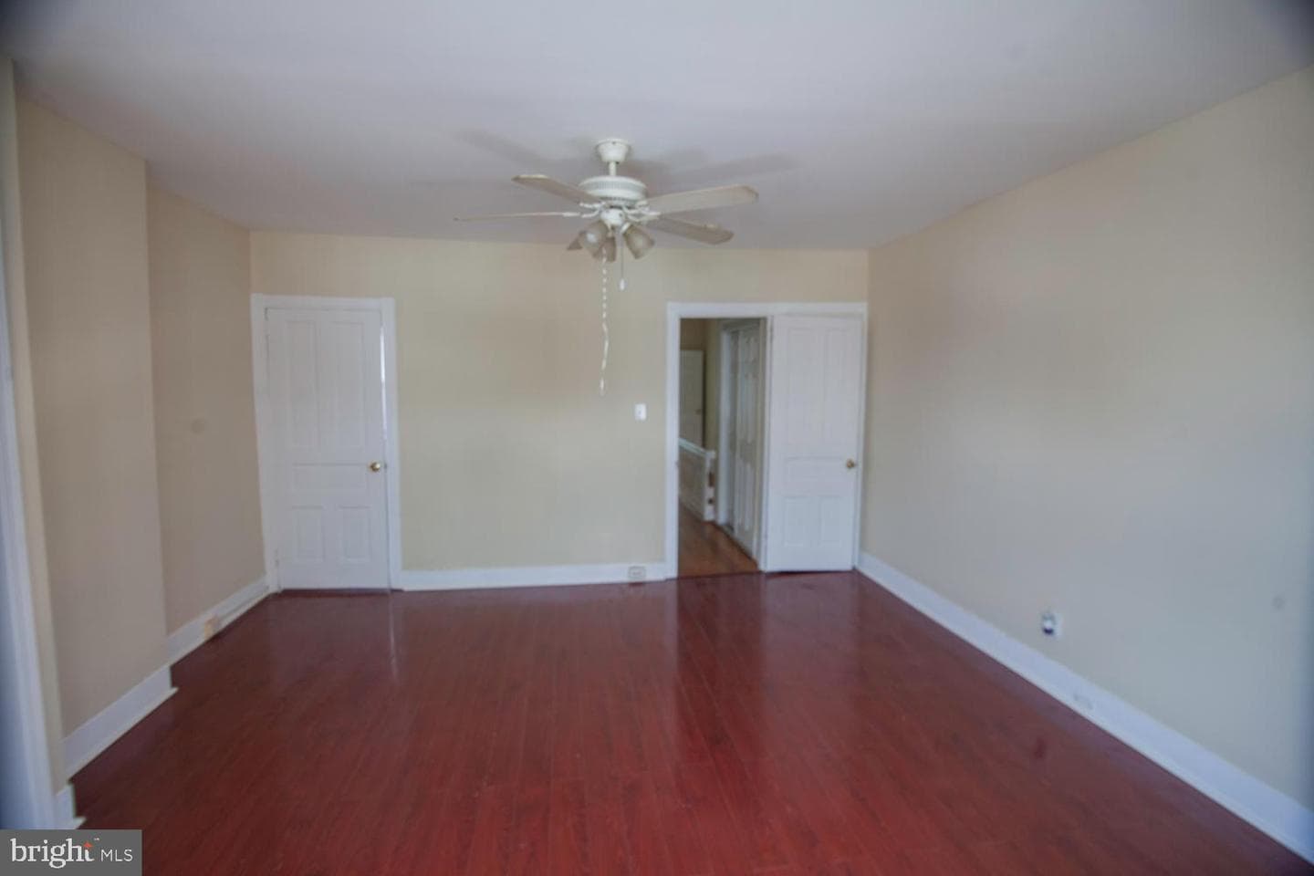 218 E Marshall Street photo 13
