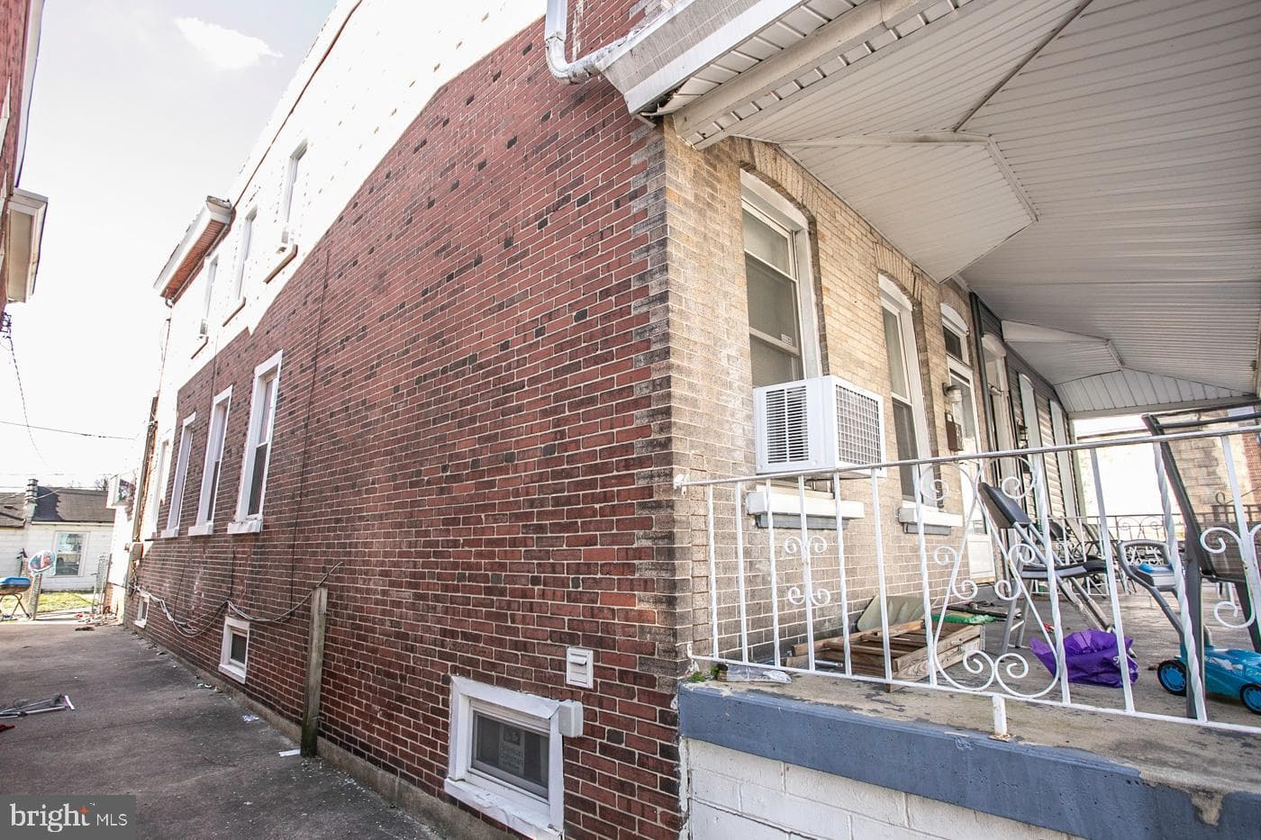 218 E Marshall Street photo 16