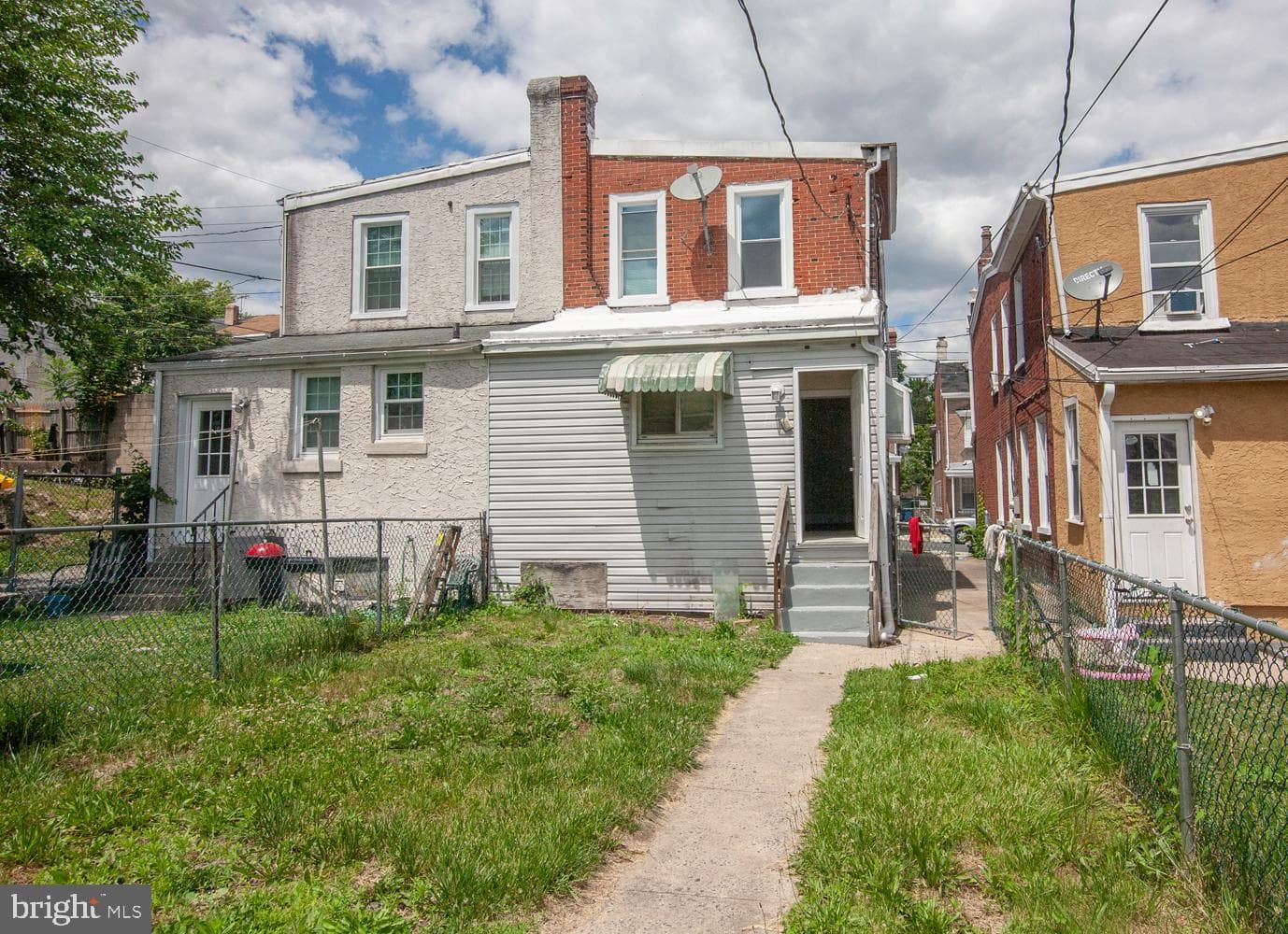 218 E Marshall Street photo 19