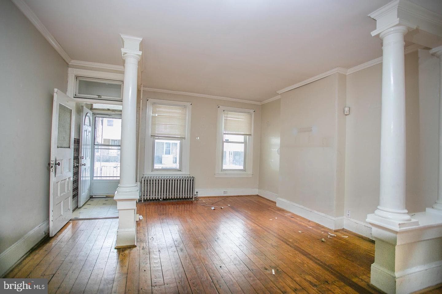 218 E Marshall Street photo 4