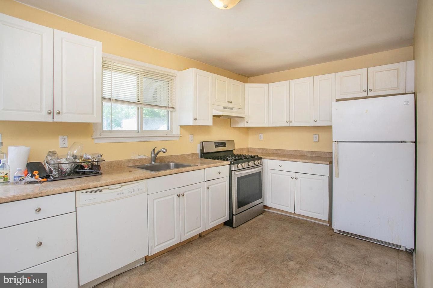 218 E Marshall Street photo 5