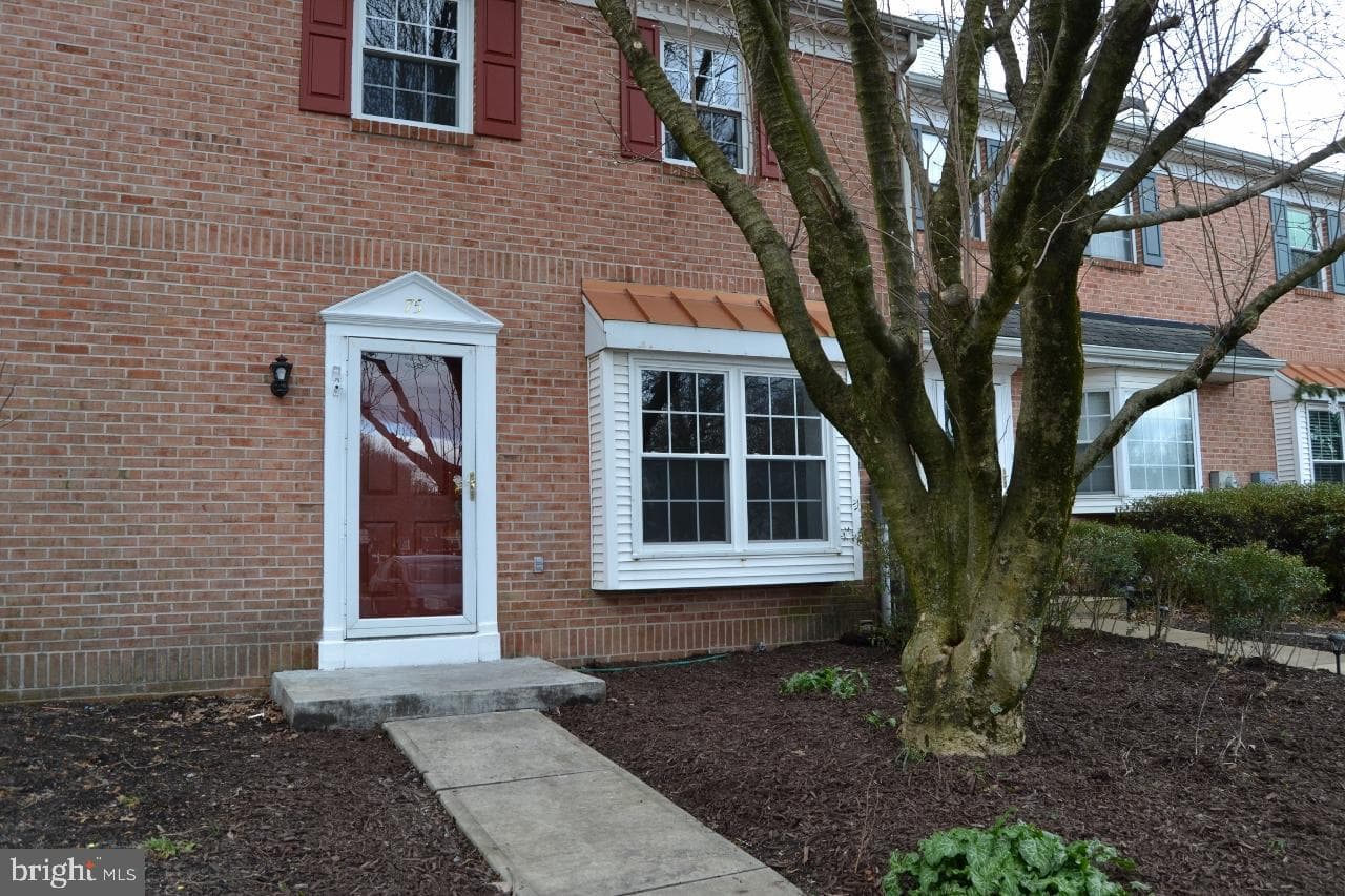 75 Brookside Court photo 1