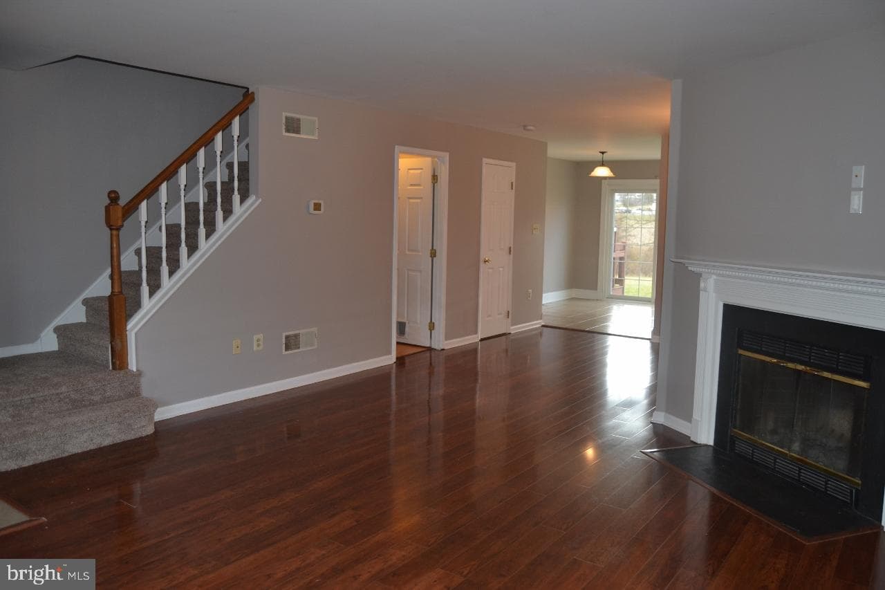 75 Brookside Court photo 3