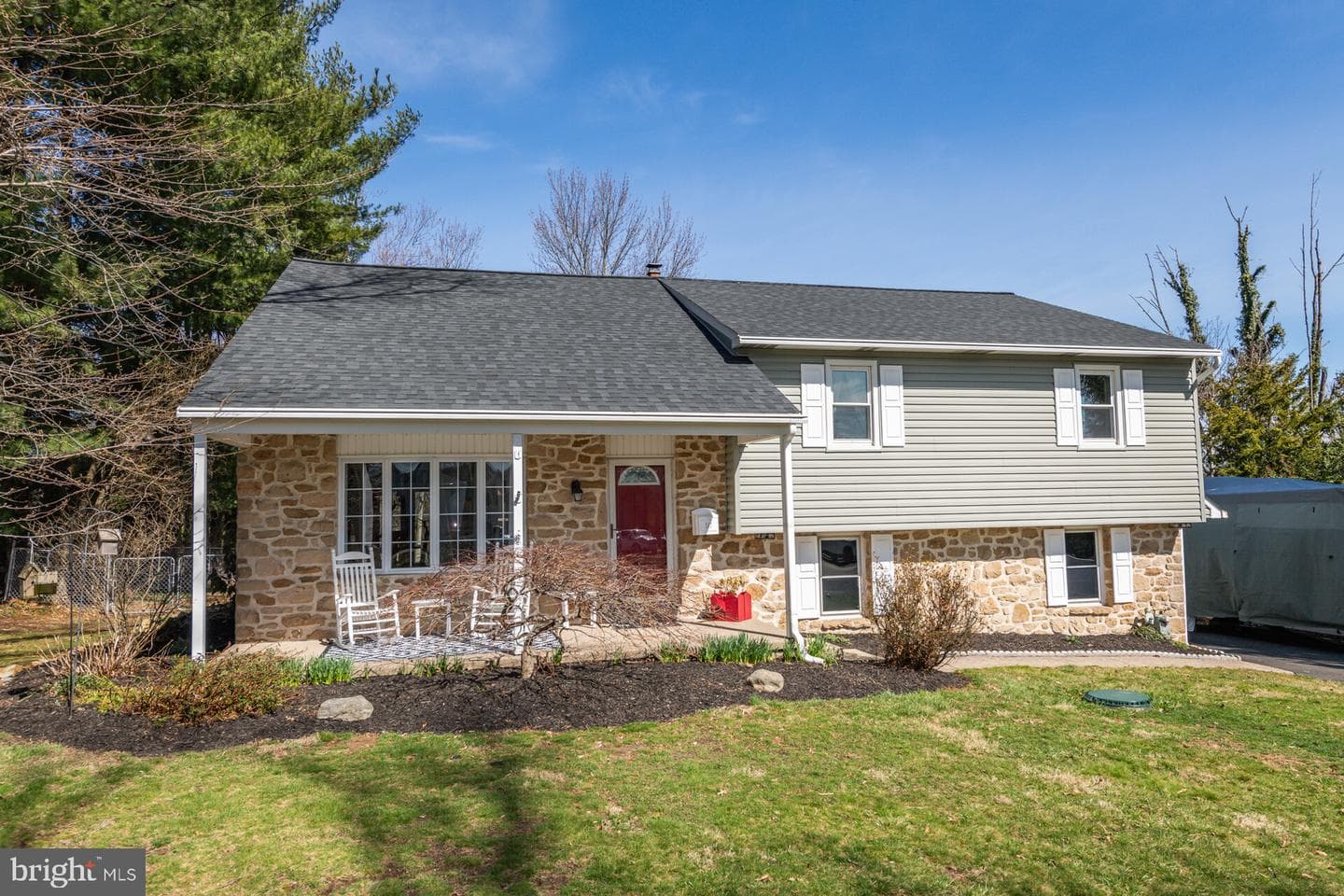 517 Manor House Lane photo 2