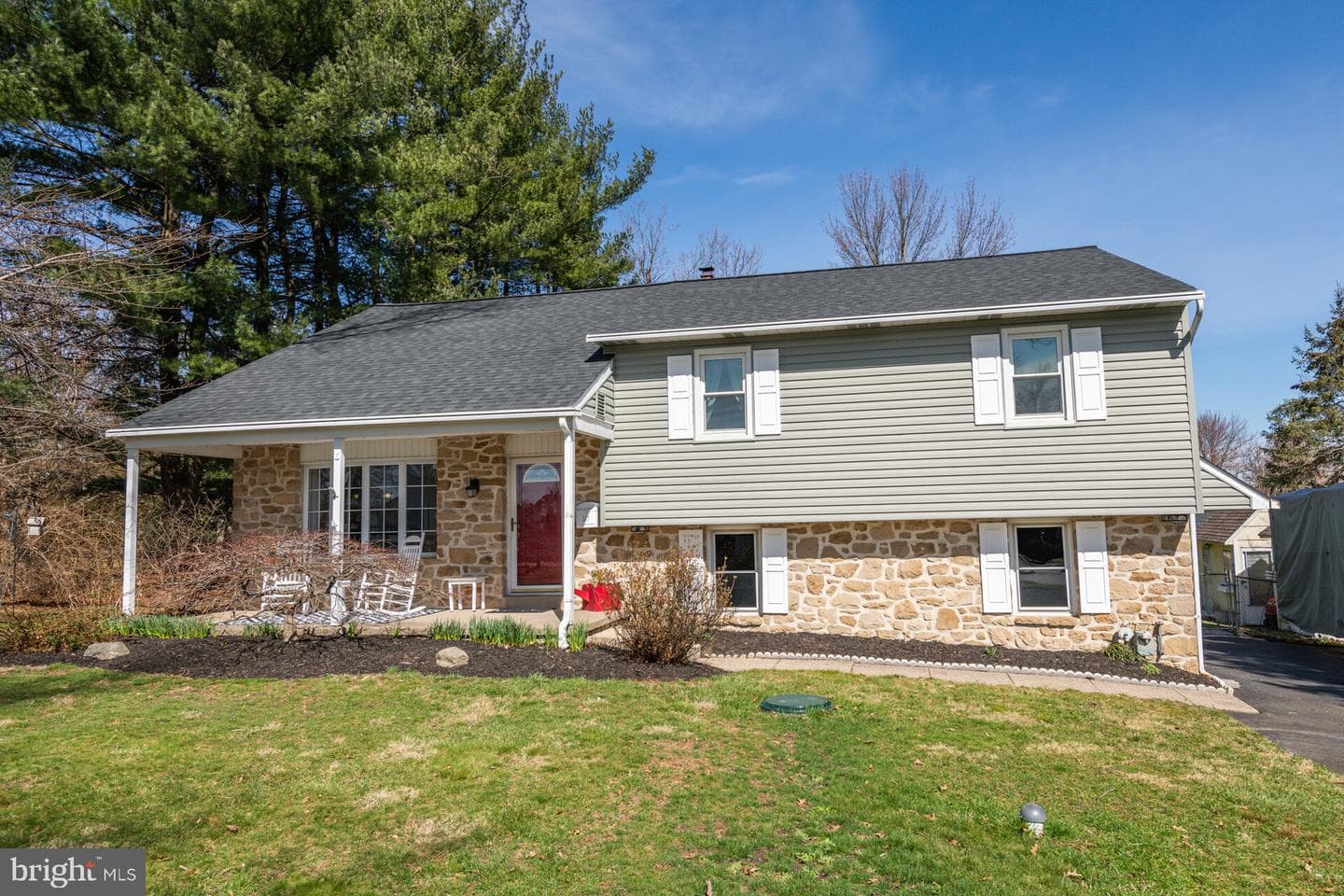 517 Manor House Lane photo 3