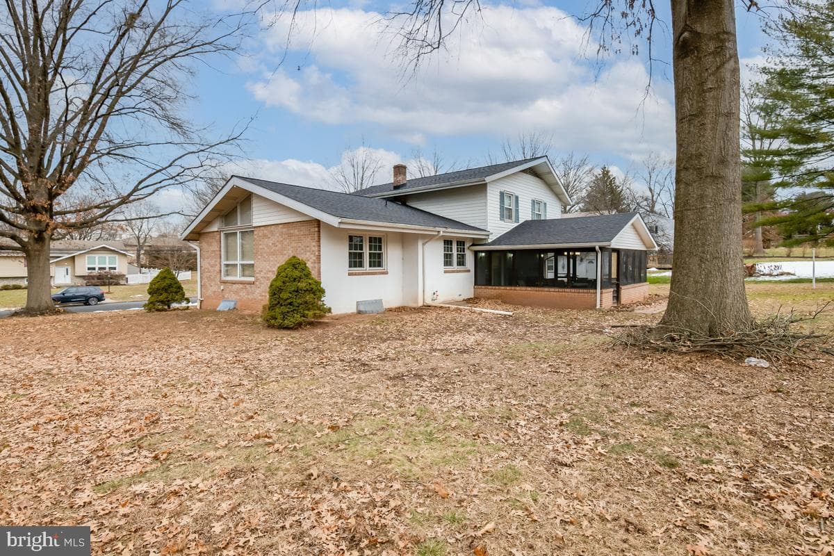 604 Oak Street photo 22