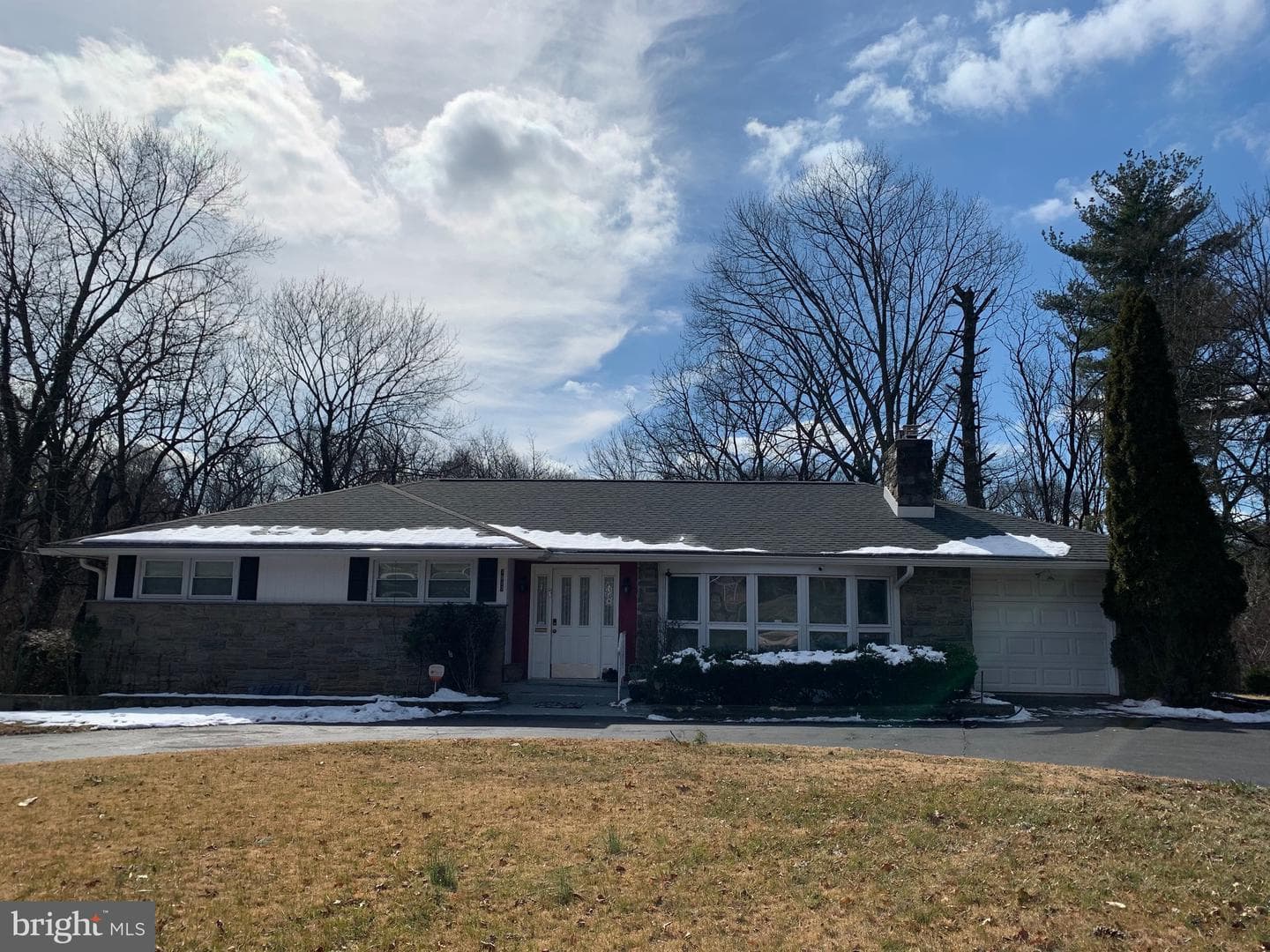 7917 Green Lane photo 2