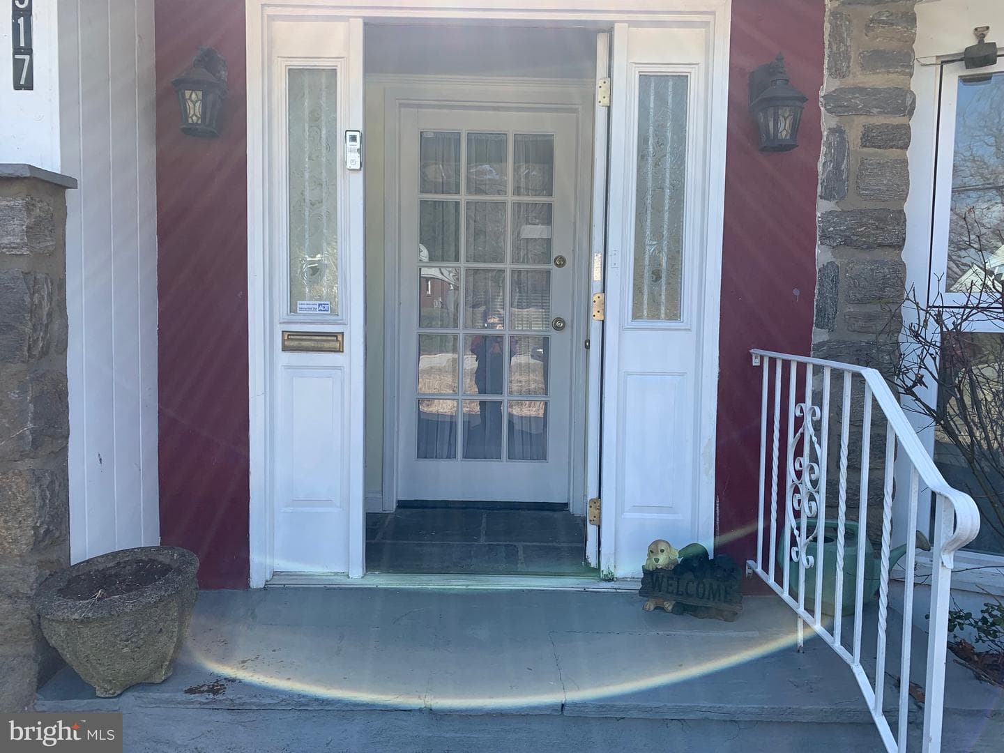7917 Green Lane photo 4