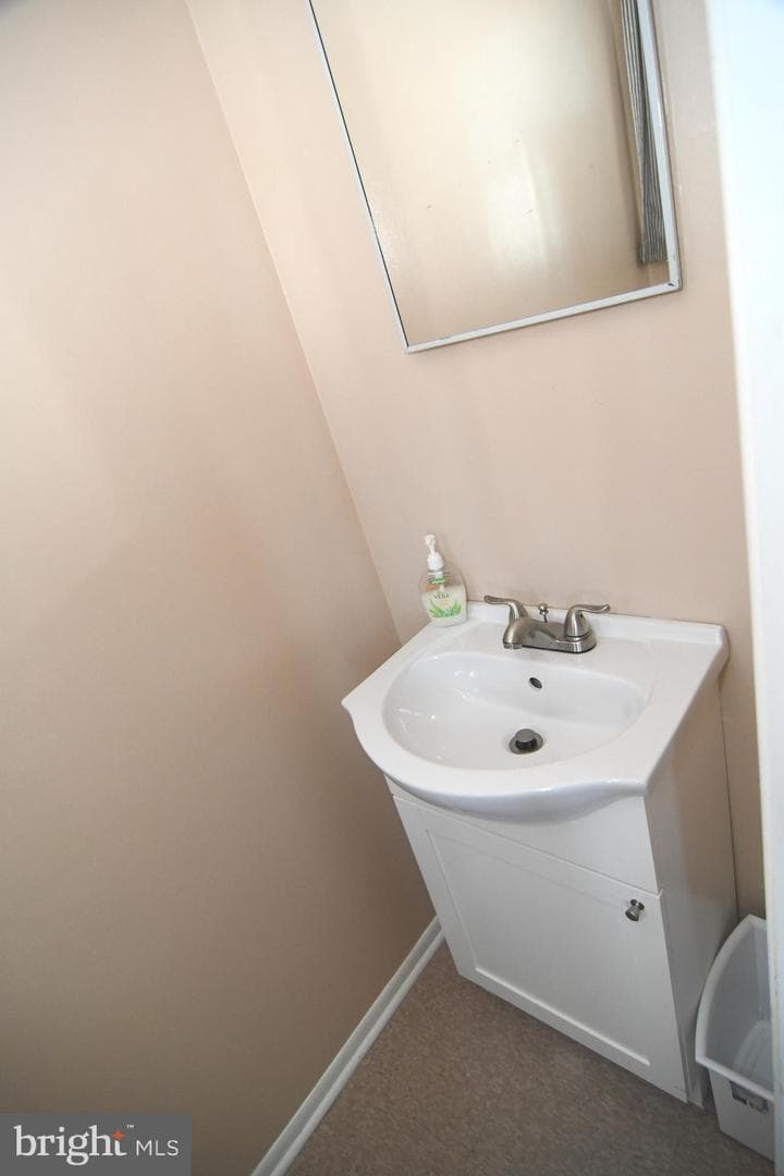 77 Keokuk Road photo 16