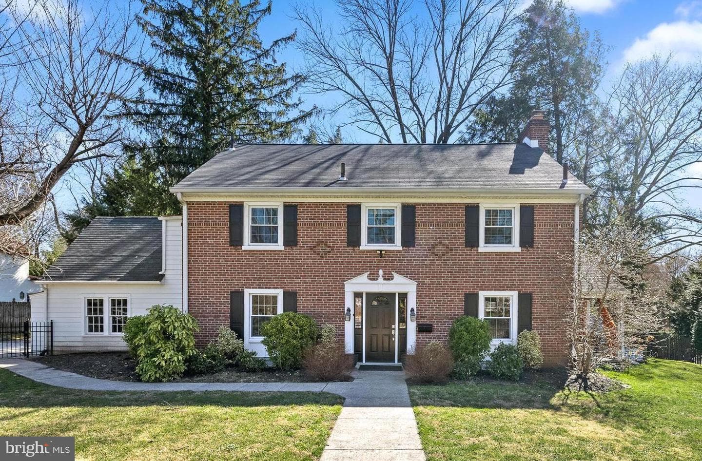 100 Overhill Road photo 1