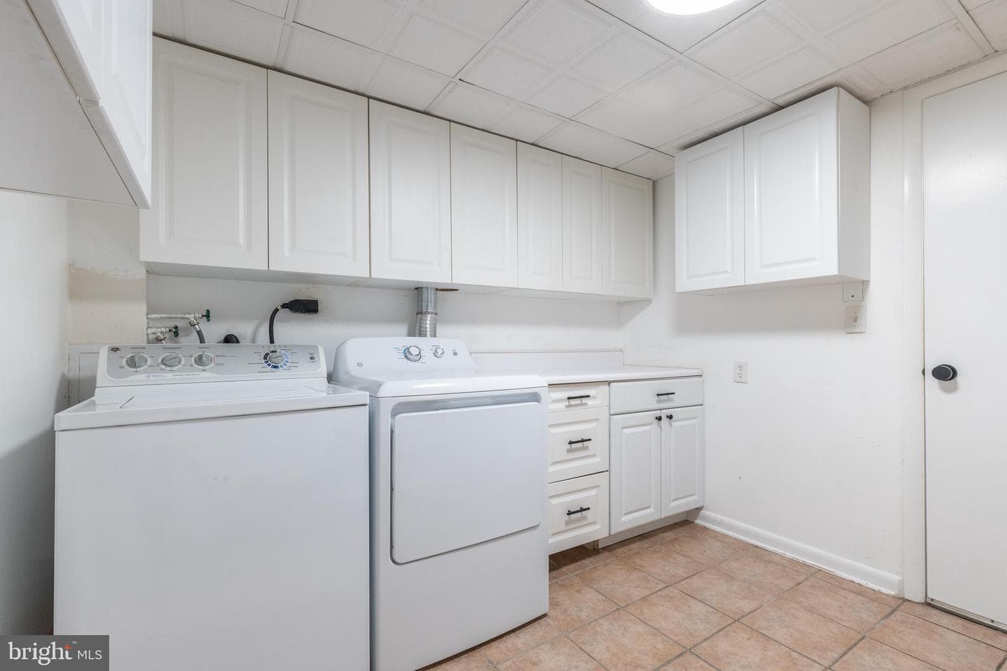 415 S Woodbine Avenue photo 19