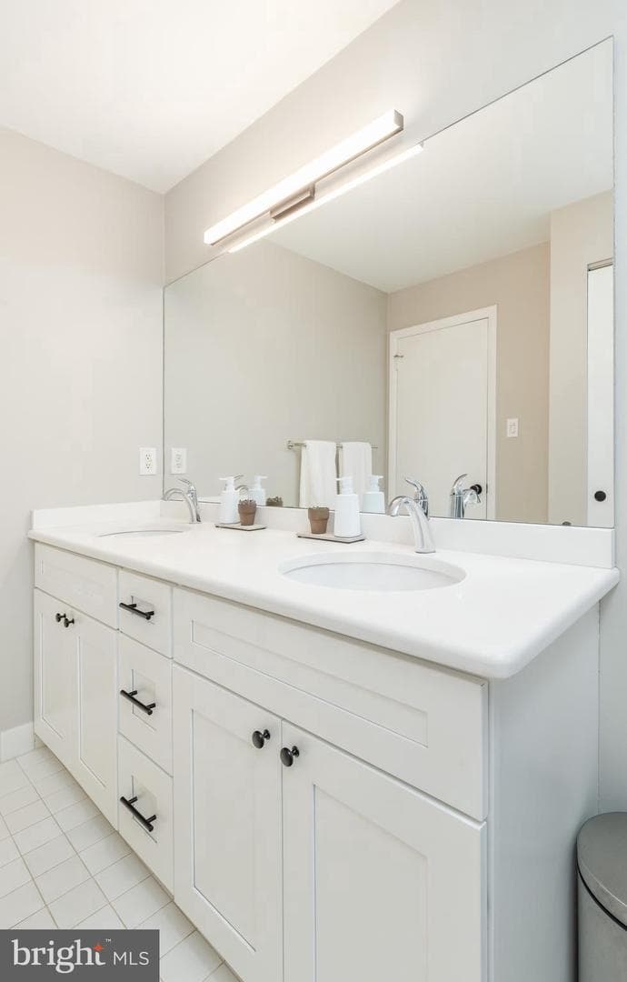 415 S Woodbine Avenue photo 30
