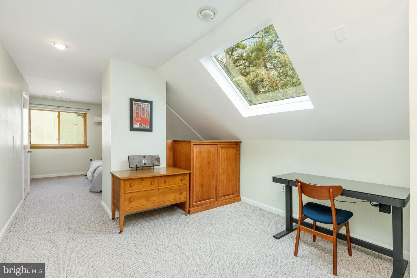 415 S Woodbine Avenue photo 38