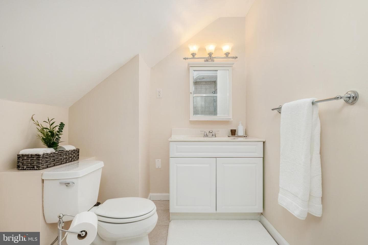 415 S Woodbine Avenue photo 40