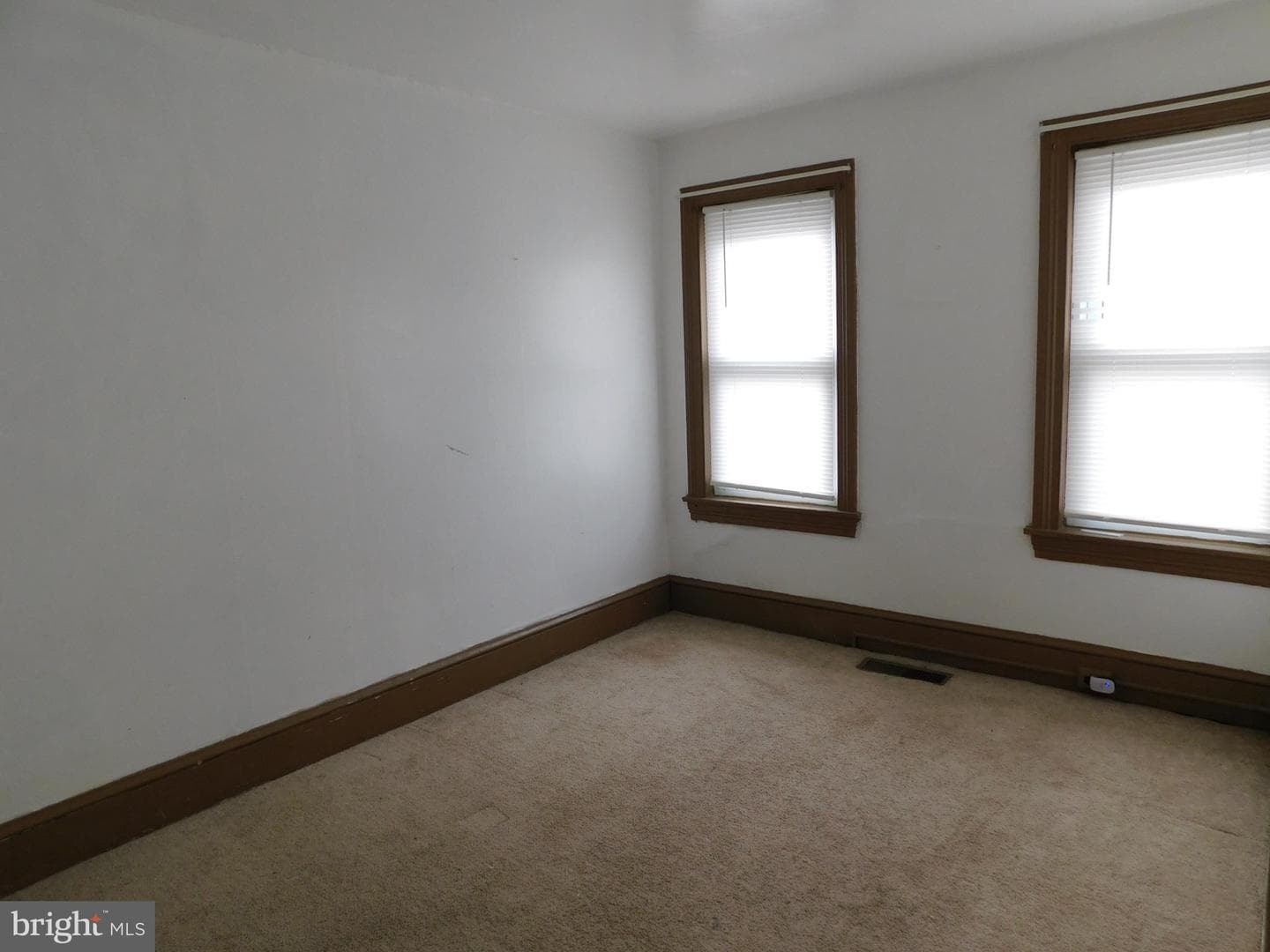 106 N Warren Street photo 19