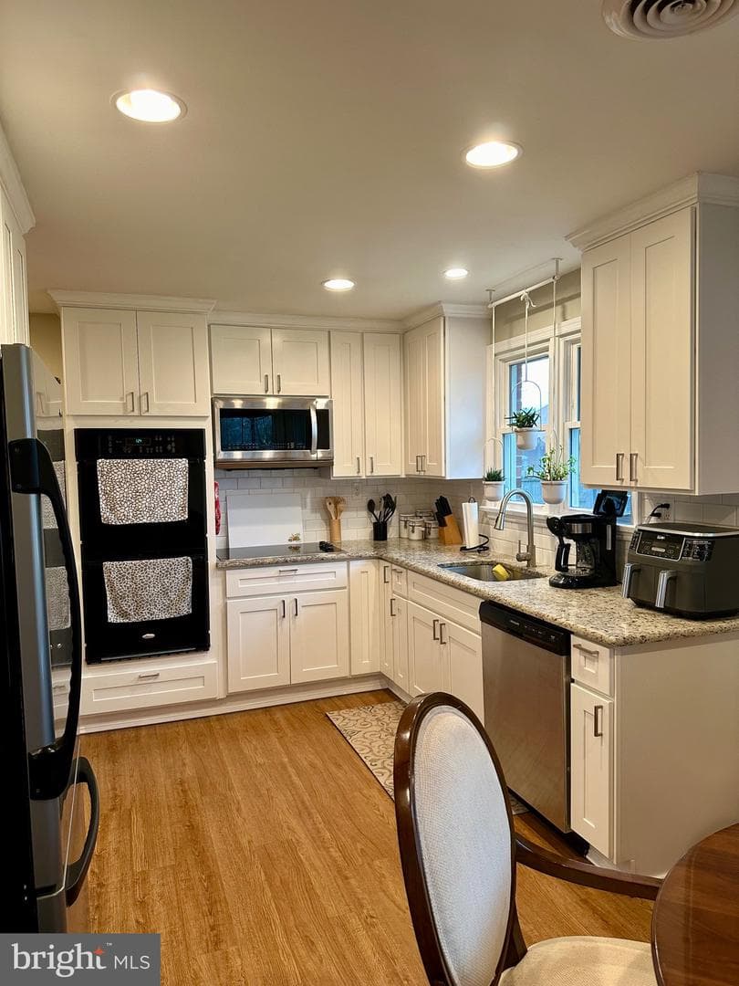 1221 Center Avenue photo 8