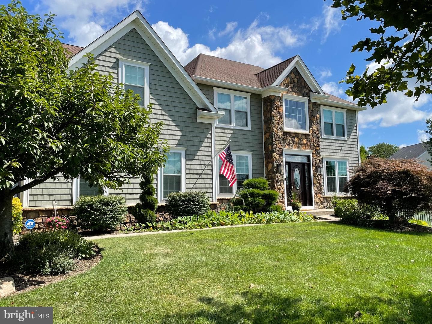 621 Westbourne Road photo 2