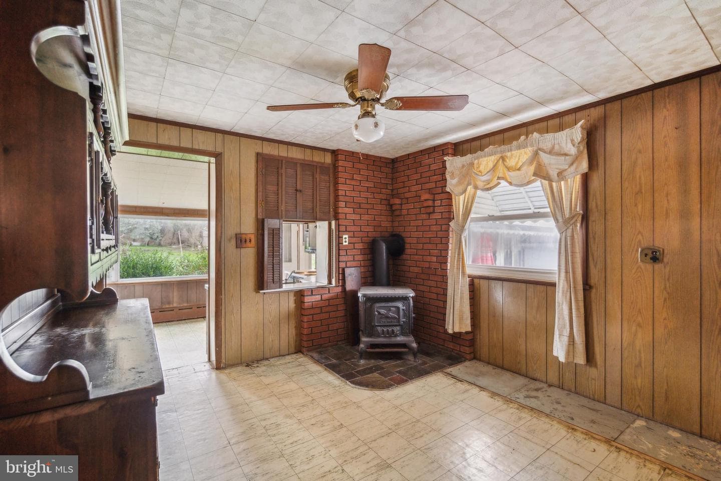 1708 Gallagher Road photo 5
