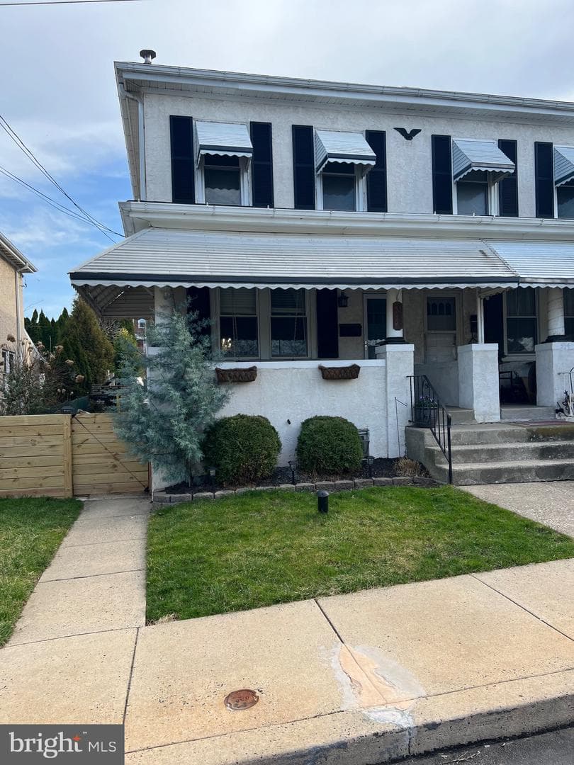 352 Coates Street photo 2