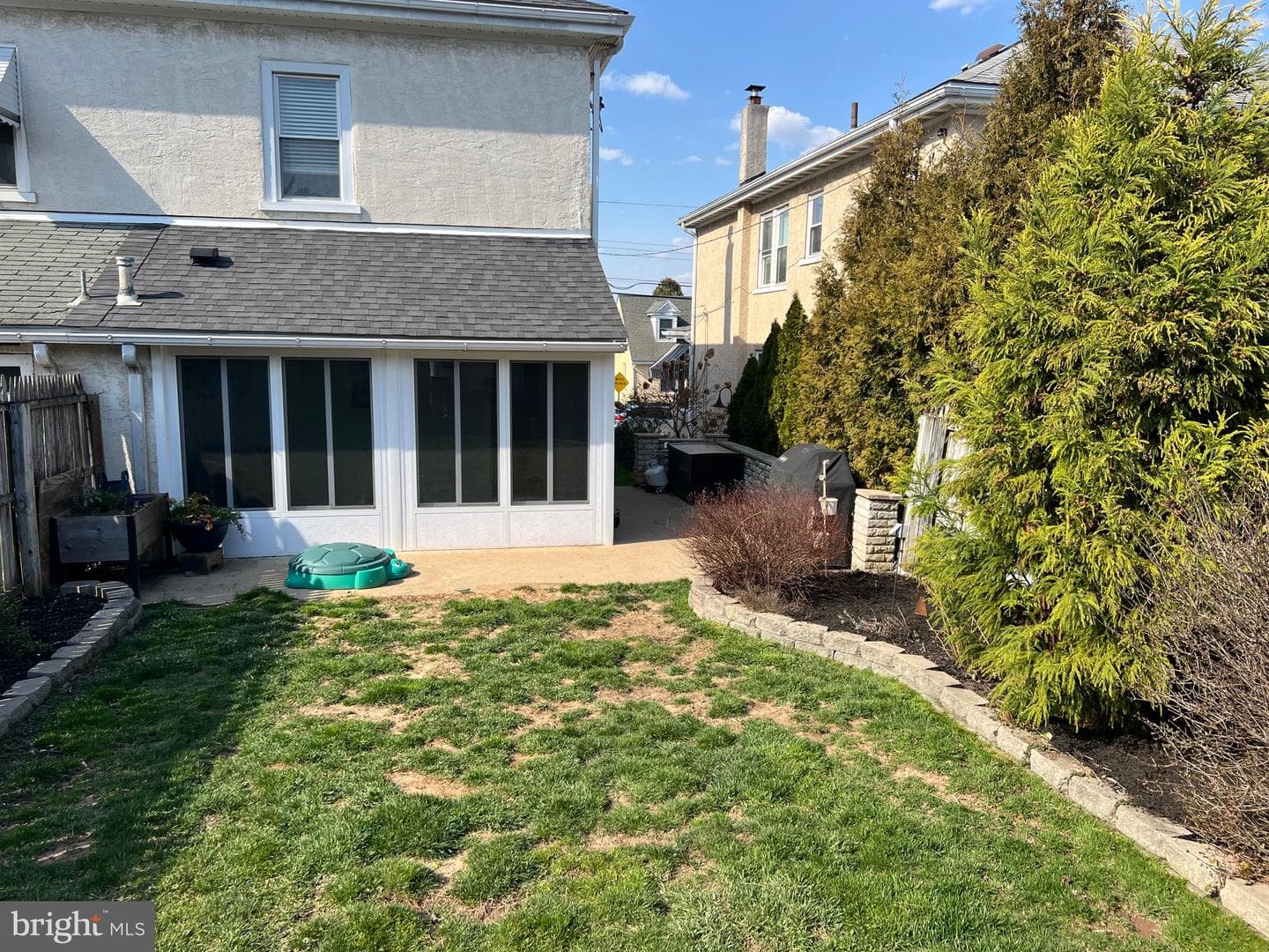 352 Coates Street photo 25