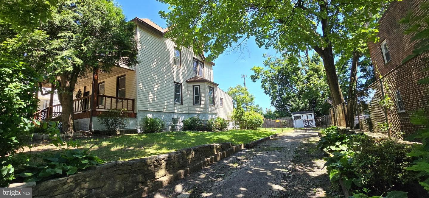 619 Paxson Avenue photo 2