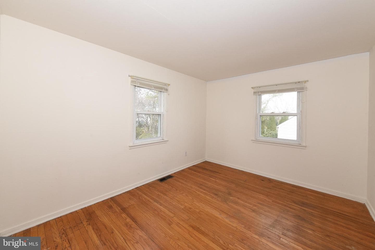 515 Bradford Road photo 20