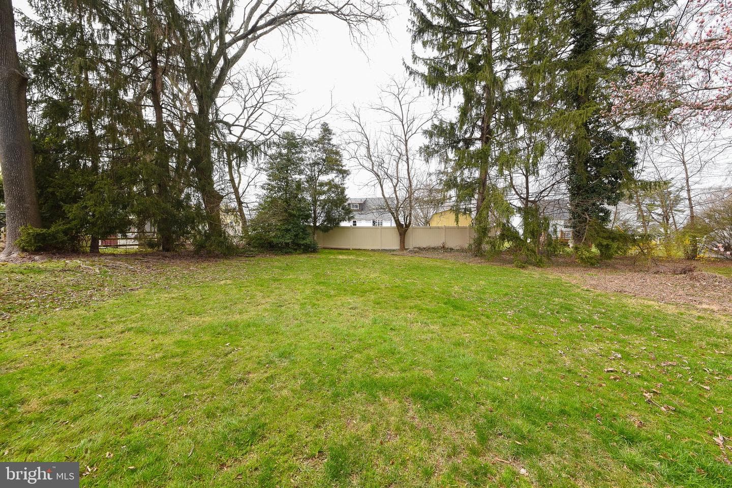 515 Bradford Road photo 37