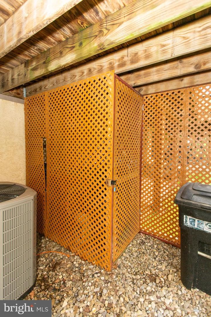 362 Jefferson Court photo 29
