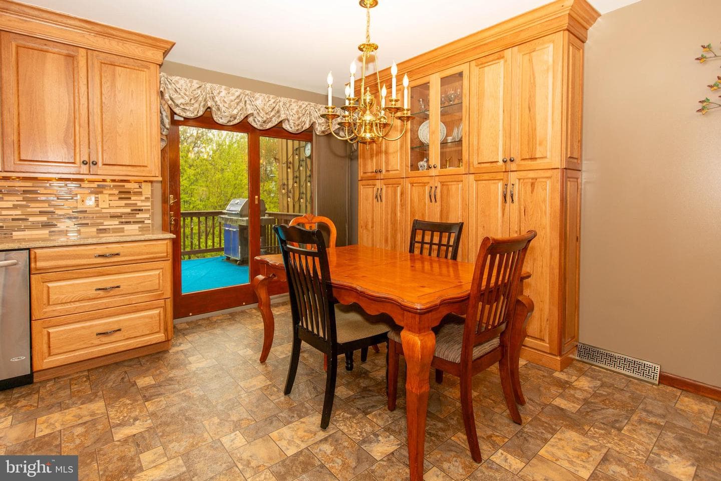 362 Jefferson Court photo 8