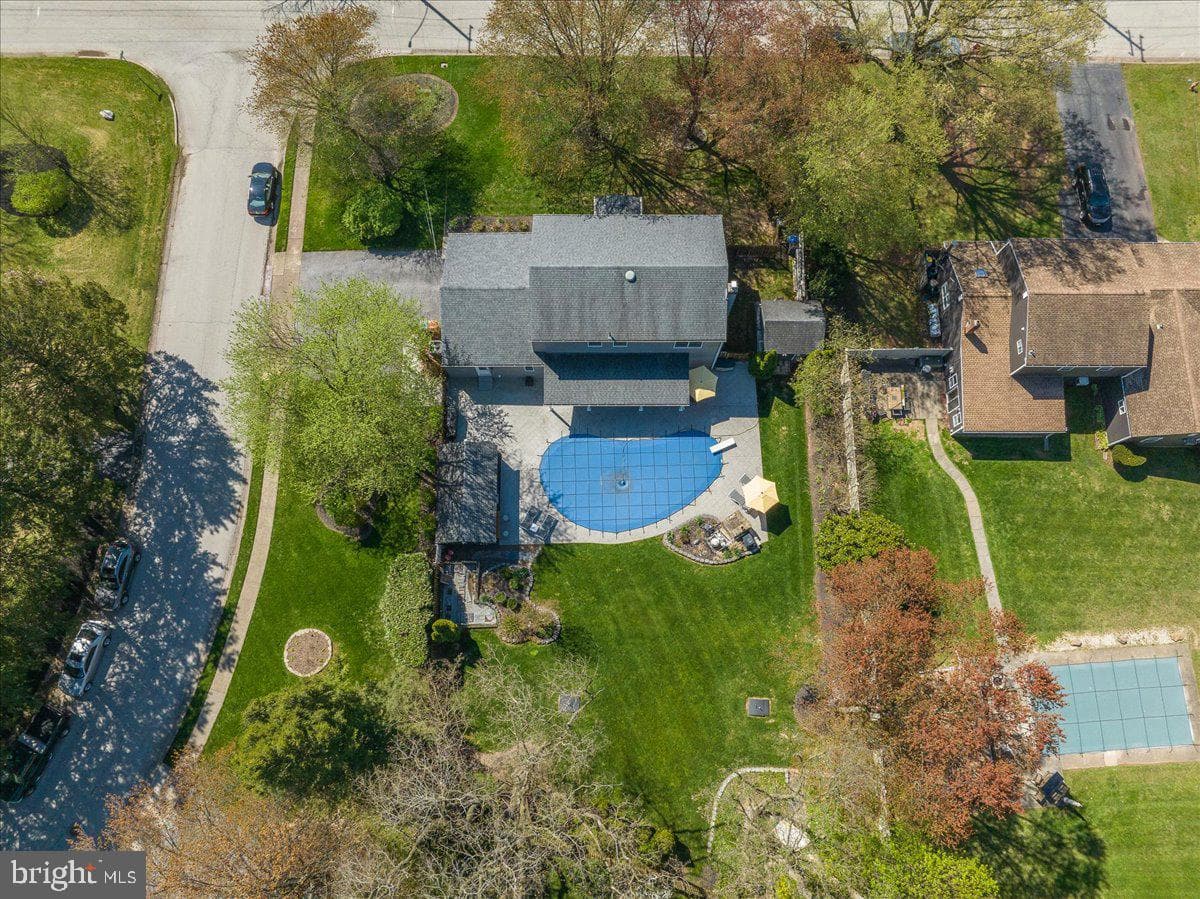 2743 Lantern Lane photo 36