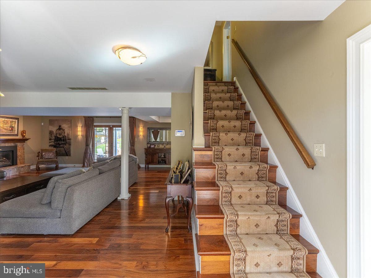 2743 Lantern Lane photo 5