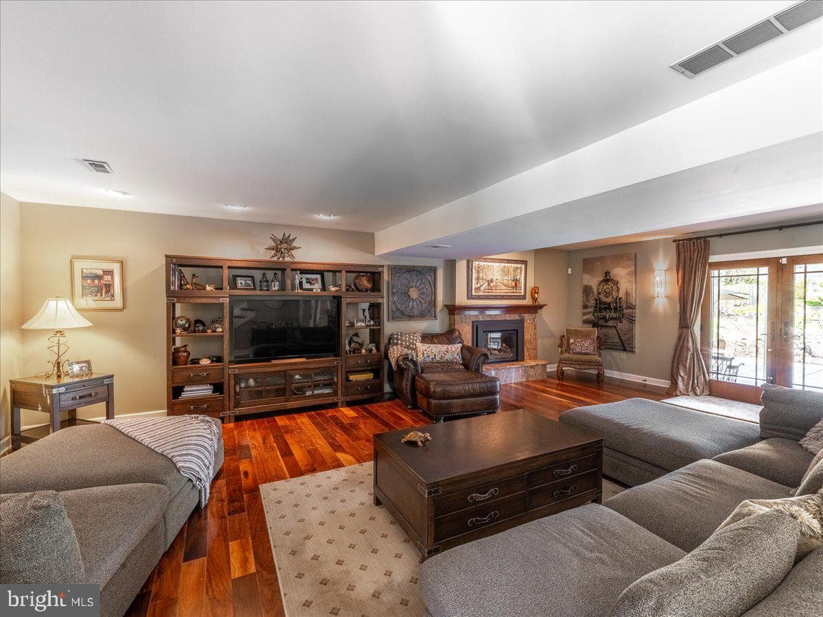 2743 Lantern Lane photo 8