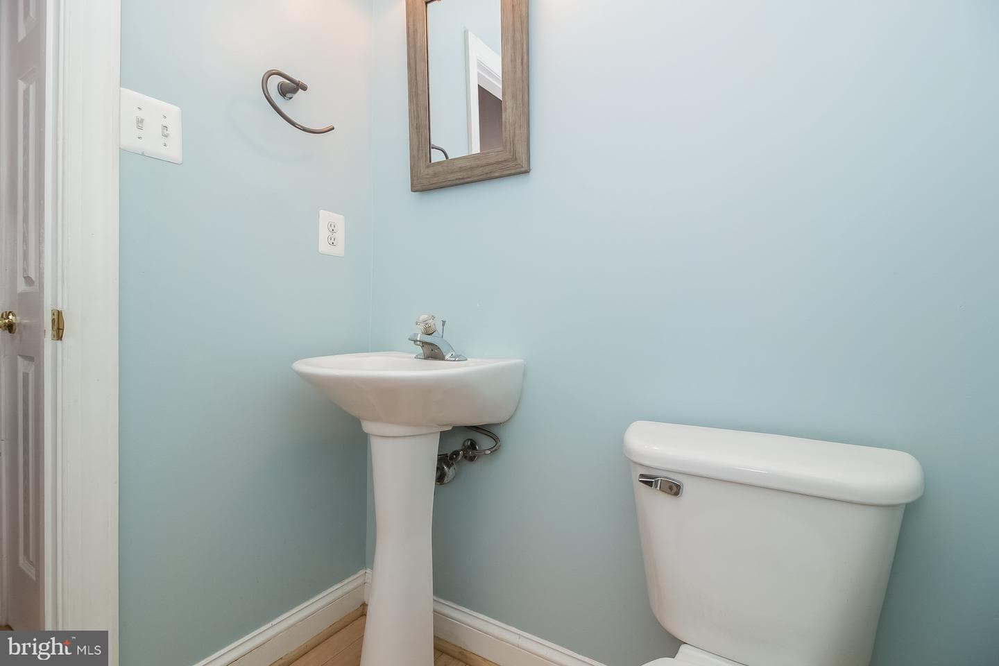 180 Glenwood Avenue photo 11
