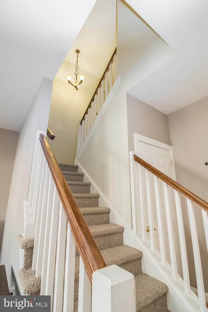 180 Glenwood Avenue photo 12