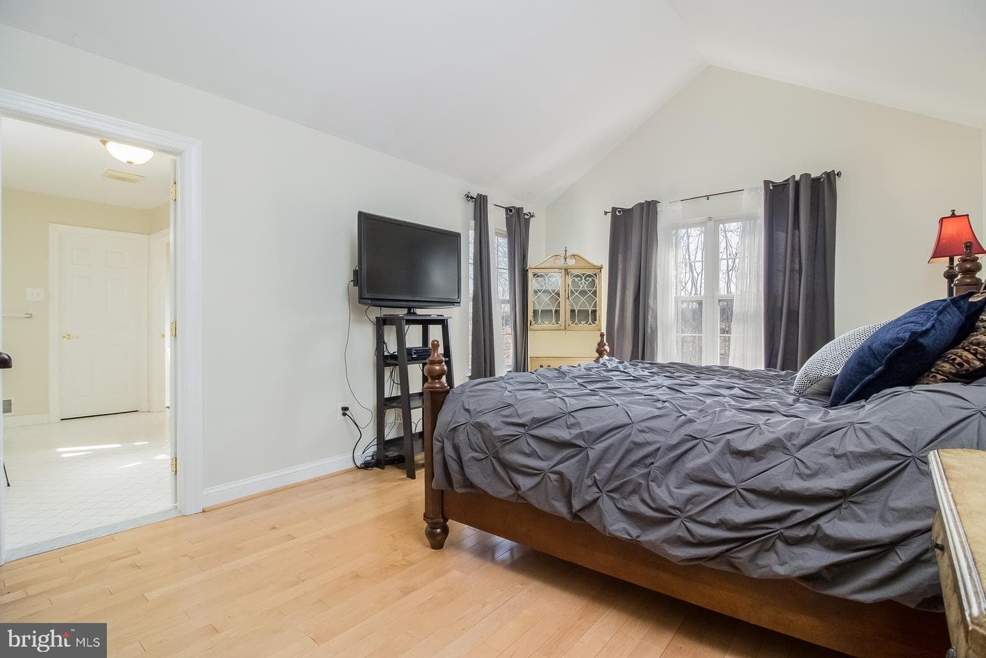 180 Glenwood Avenue photo 14
