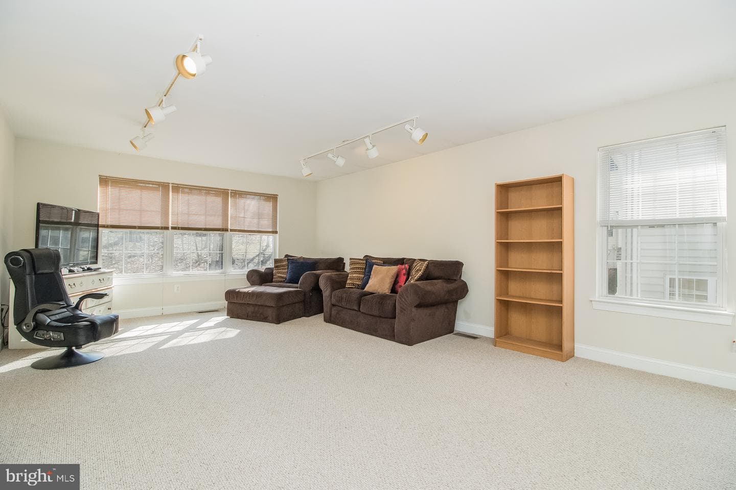 180 Glenwood Avenue photo 16