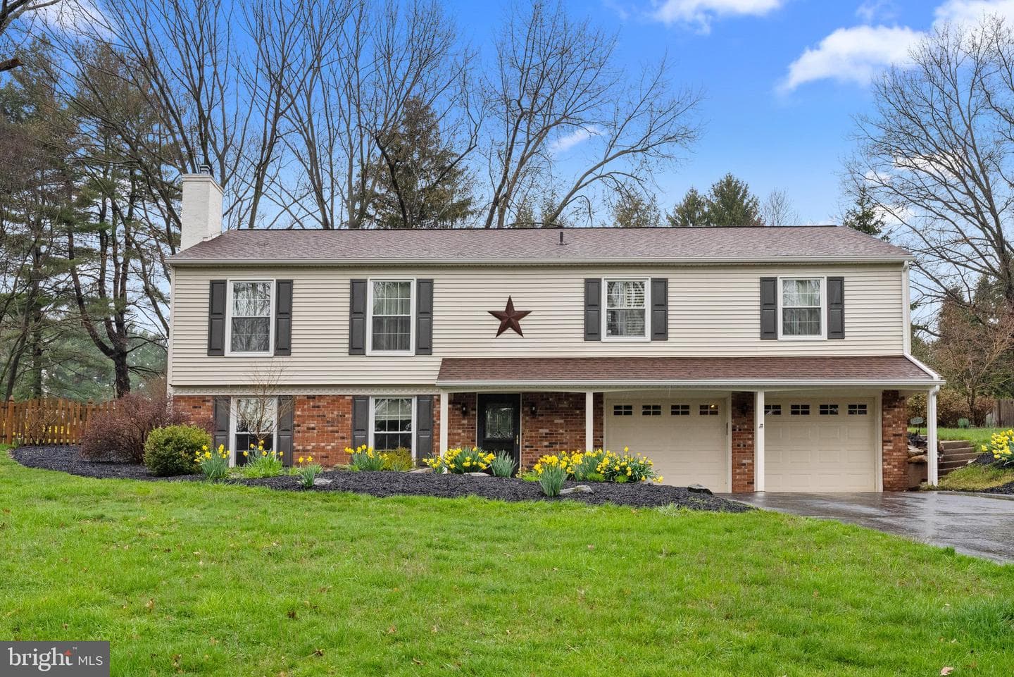 359 Stratford Avenue photo 1