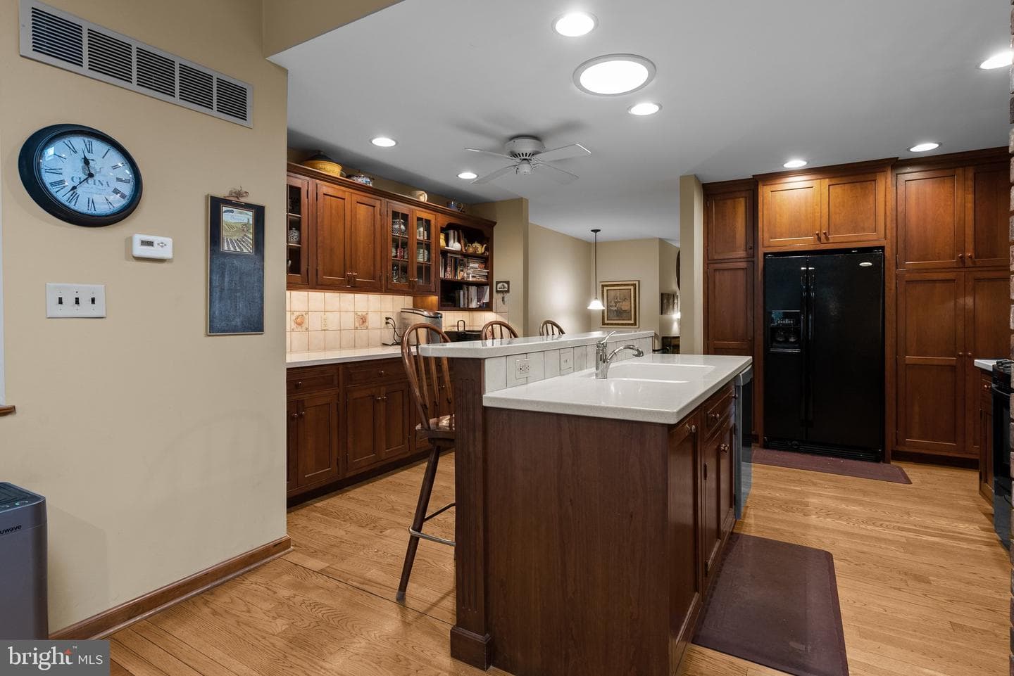 359 Stratford Avenue photo 11