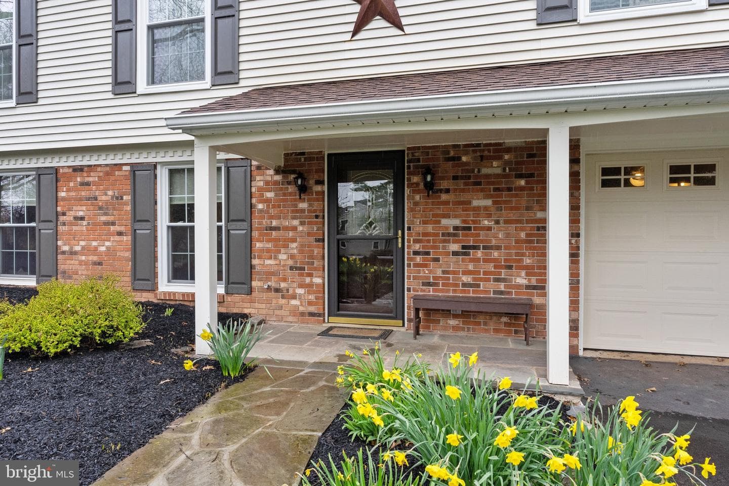 359 Stratford Avenue photo 2