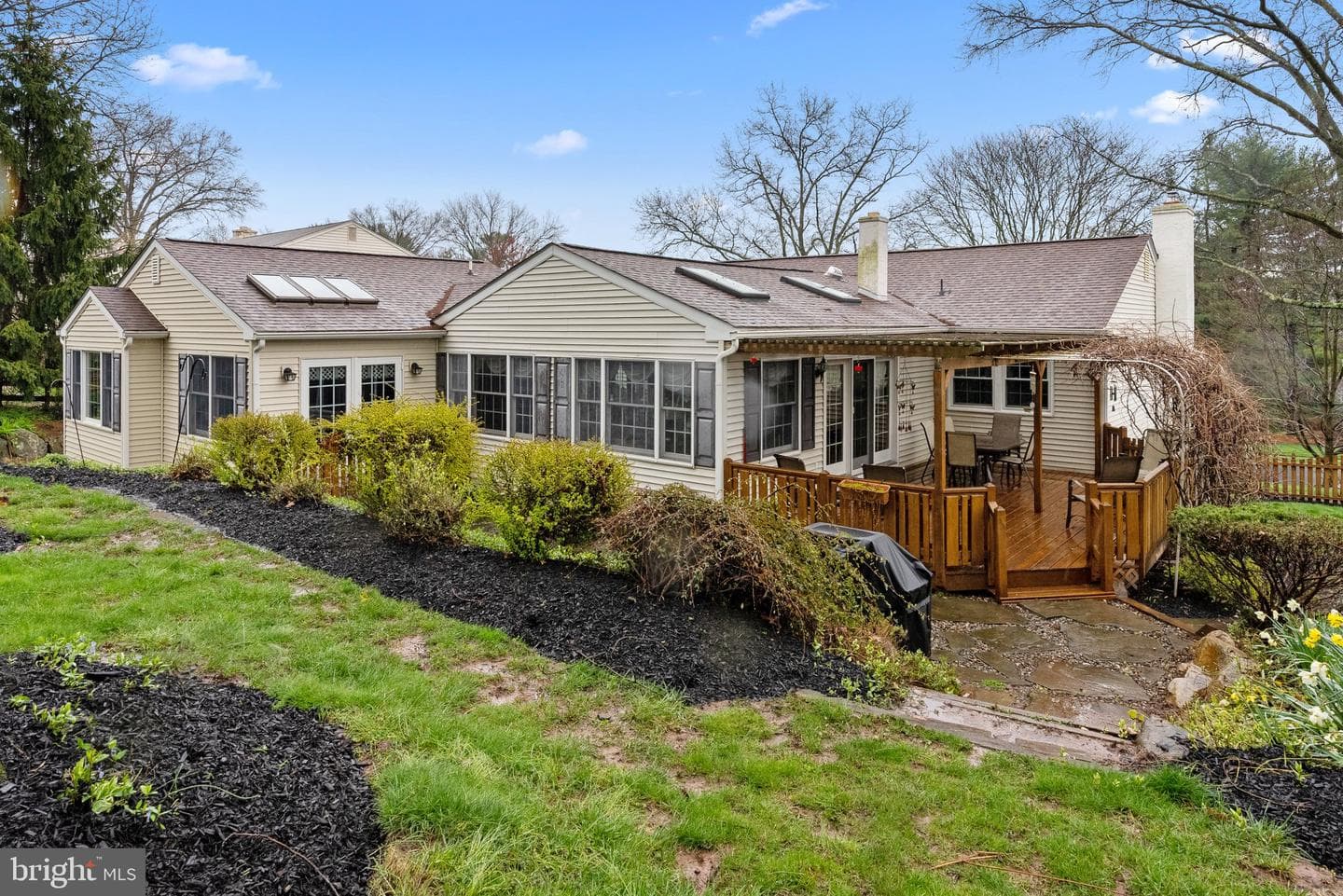 359 Stratford Avenue photo 43