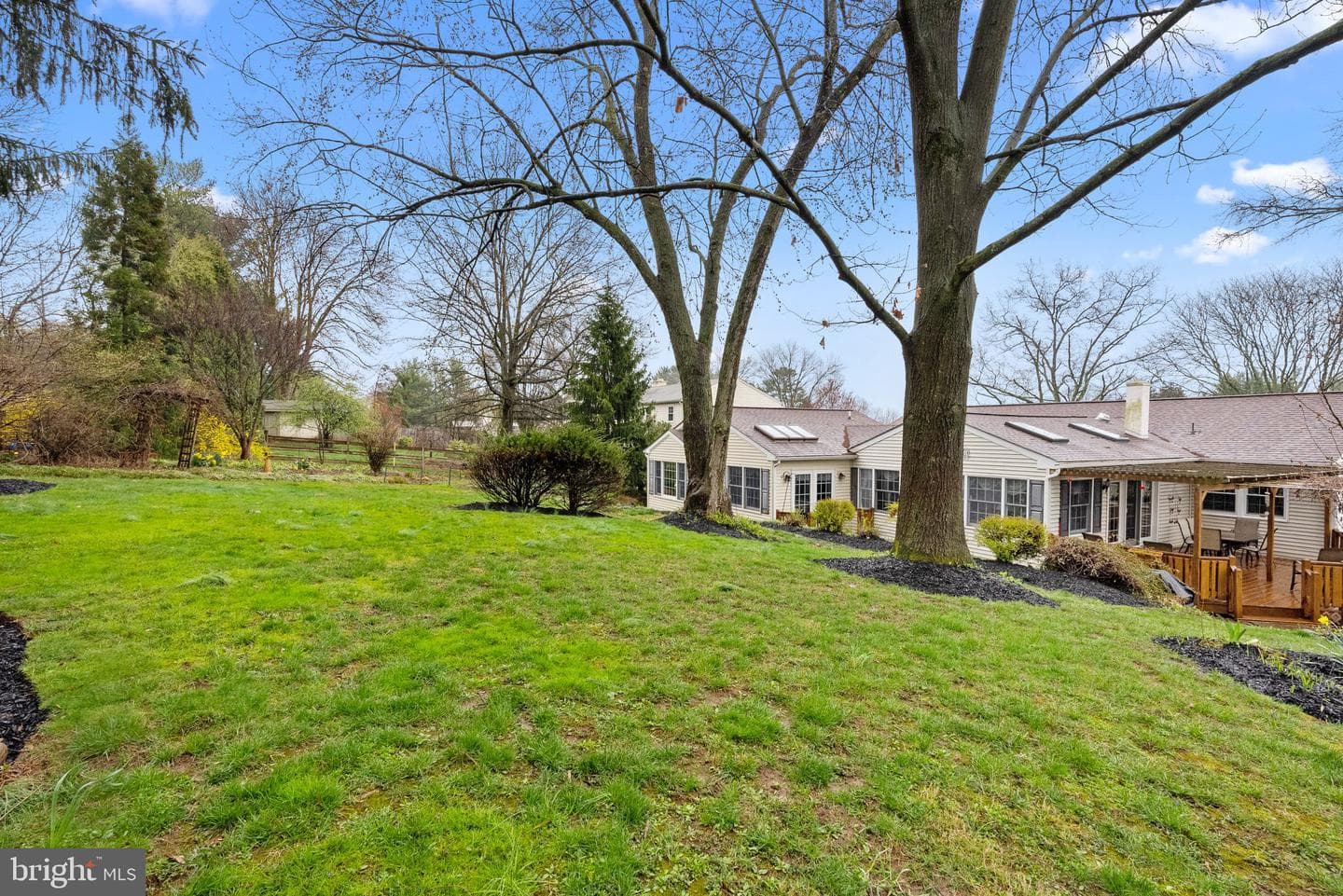 359 Stratford Avenue photo 44