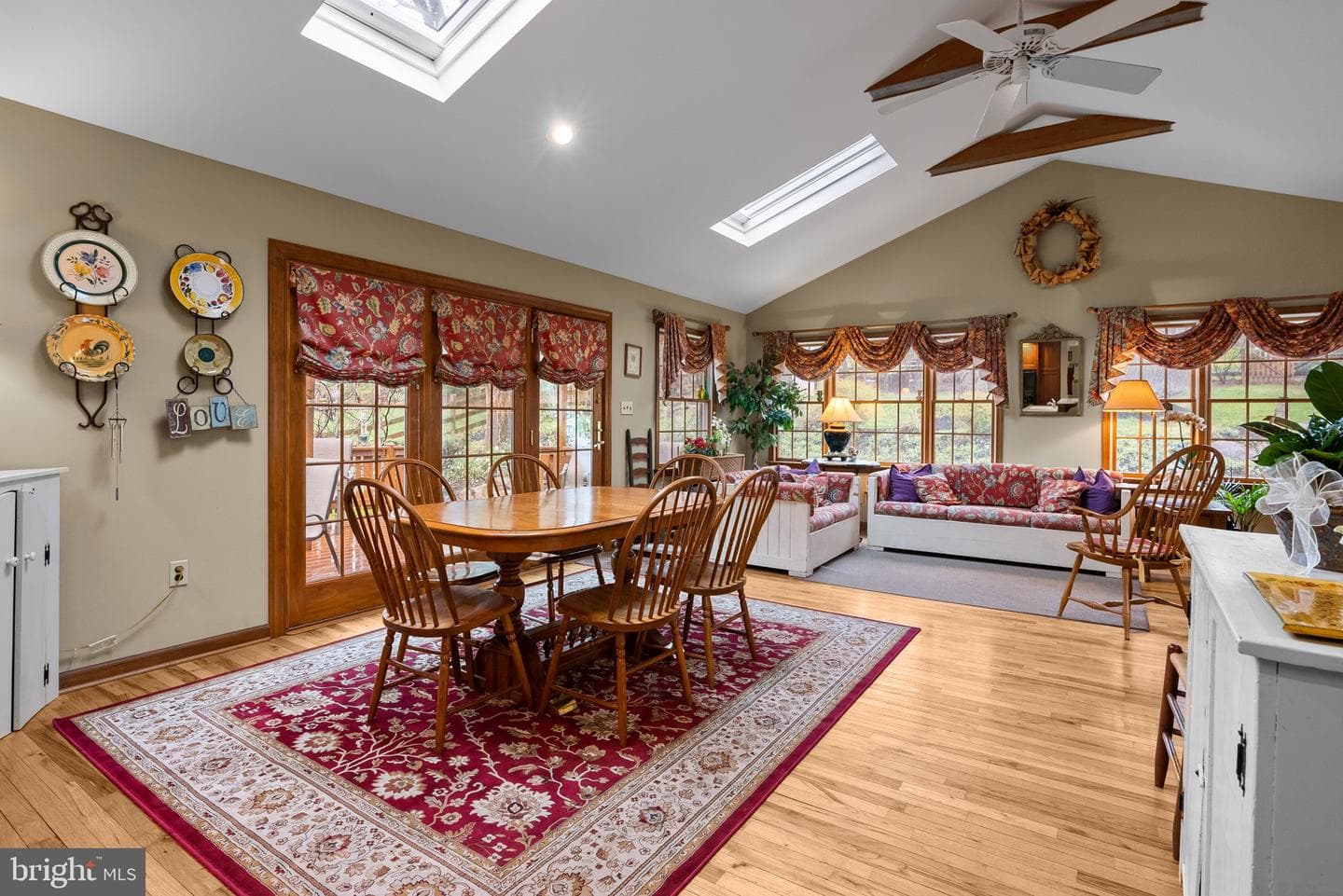 359 Stratford Avenue photo 7